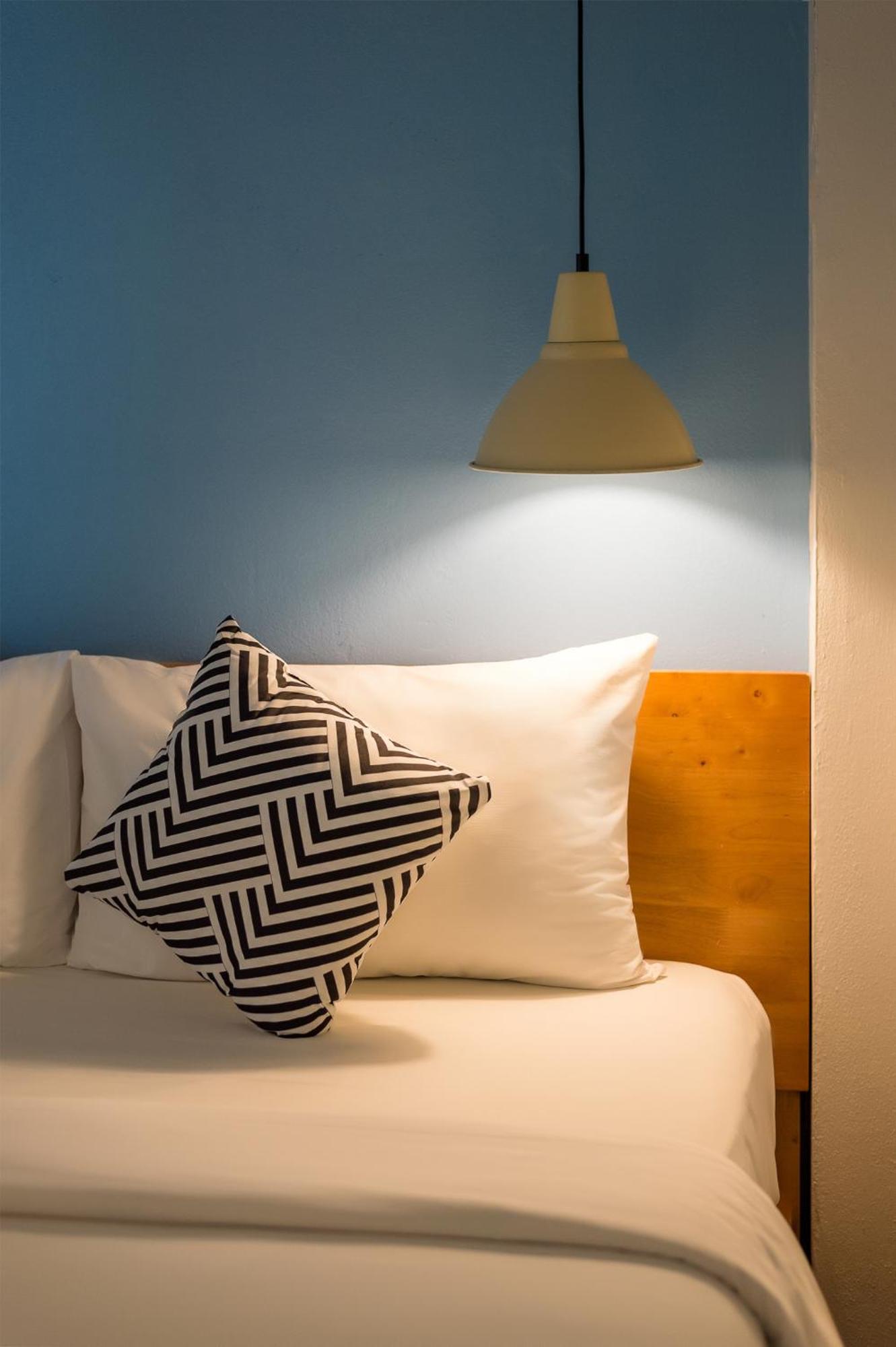 Tiya House Rooms & Cafe Krabi town Стая снимка